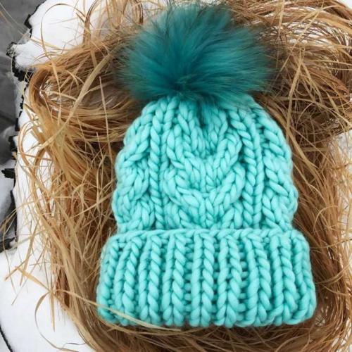 Как сшить вязаную шапку с отворотом. Как вяжется шапка с отворотом спицами или резинкой: пошаговые инструкции для начинающих