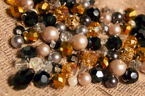 Как украсить шапку стразами своими руками. Крупные стразы 24