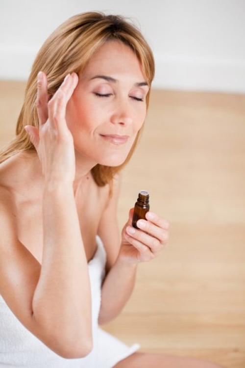 Можно ли использовать маски или мазь для стимулирования роста бровей. Как отрастить брови в домашних условиях за неделю?