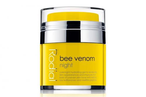 Можно ли использовать домашний омолаживающий крем вместе с другими косметическими продуктами. Ретинол (Retinol) не дружит с…