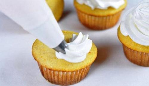 Как выбрать правильные сливки для домашнего крема. Рейтинг самых лучших сливок для взбивания и украшения торта 2025