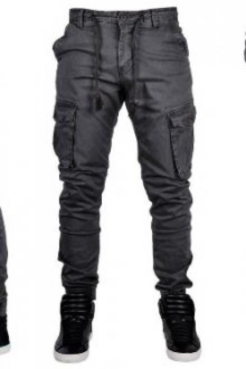 Мужские джинсы с резинкой внизу. Иногда используют трикотажные ленты, которые почти не тянутся.