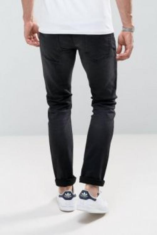 Мужские джинсы с резинкой внизу. Иногда используют трикотажные ленты, которые почти не тянутся.