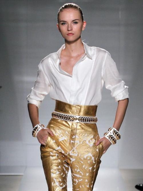 С чем носить черную блузку из прозрачной ткани. С чем носить блузку из прозрачной ткани 07