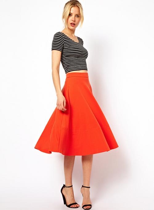 Можно ли носить юбку мини Солнце в неформальной обстановке. Идеи ярких образов с юбкой солнце для женщин любого возраста и типа фигуры