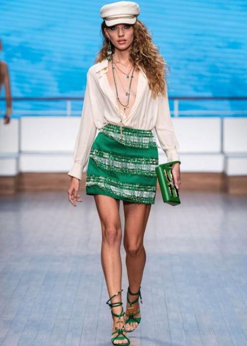 С чем носить блузку. Стильные женские блузки 2022 — красивые новинки