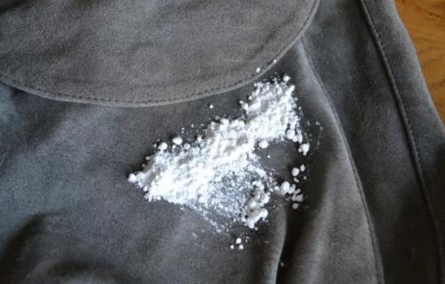 Как устранить пятна на юбке из натуральной замши коричневого цвета. Как почистить замшу?