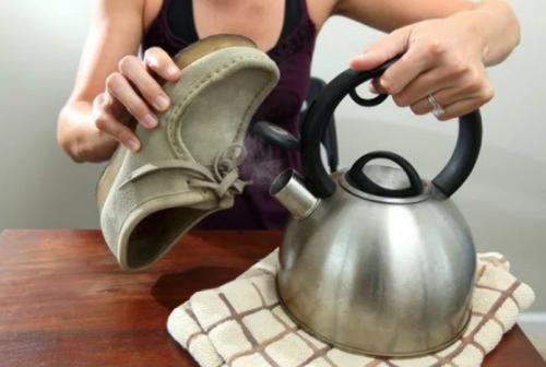 Как устранить пятна на юбке из натуральной замши коричневого цвета. Как почистить замшу?