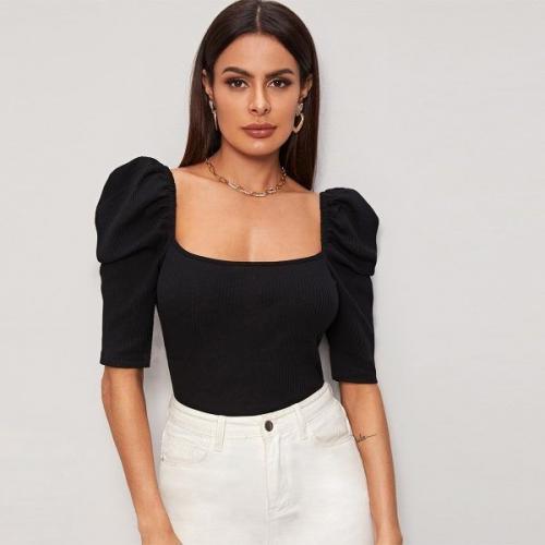 Что выходит из моды в 2022. Что придется отложить в шкаф