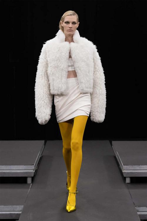 Как правильно и стильно носить женские гетры зимой: советы и идеи 17 Как правильно и стильно носить женские гетры зимой: советы и идеи 17