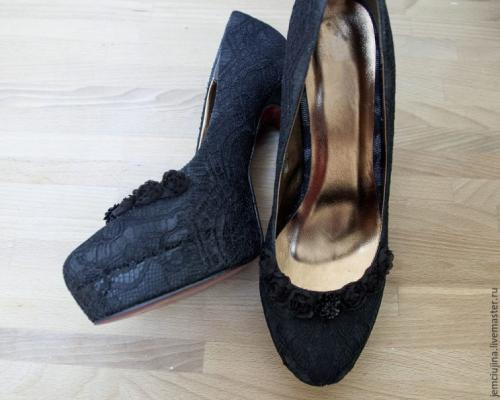 Как украсить туфли кружевом. ДЕКОРИРУЕМ ТУФЛИ С ПОМОЩЬЮ КРУЖЕВА И МИНИАТЮРНЫХ ЭЛЕМЕНТОВ