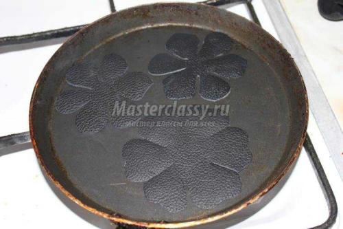 Кожаный декор резиновых сапожек. Цветы из кожи своими руками - мастер-класс 08 Кожаный декор резиновых сапожек. Цветы из кожи своими руками - мастер-класс 08