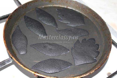 Кожаный декор резиновых сапожек. Цветы из кожи своими руками - мастер-класс 06 Кожаный декор резиновых сапожек. Цветы из кожи своими руками - мастер-класс 06