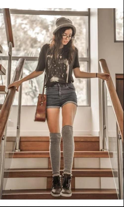 Как правильно сочетать гетры с обувью. Стилист Colady рассказал, с чем носить гетры женщине