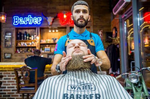 Барбер это искусство. ПЕРВЫЕ БРИТВЫ И ПЕРВЫЕ БАРБЕР