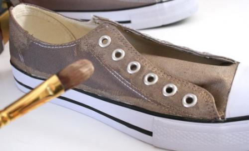 Как украсить кроссовки своими руками. Как модно украсить своими руками кеды или сникерсы