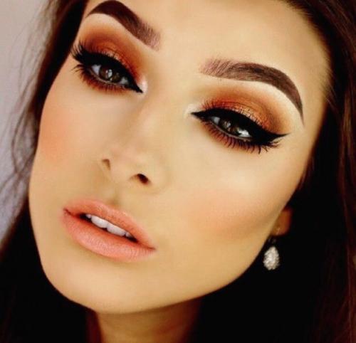 Вечерний макияж по цветам глаз. Макияж под цвет глаз: инструкция по применению