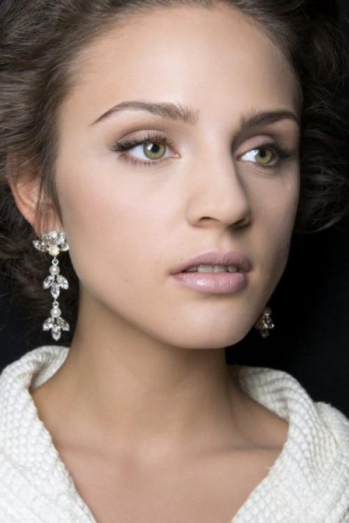 Макияж для зеленых глаз и русых волос. Как сделать эффектный макияж обладательнице зеленых глаз и русых волос?