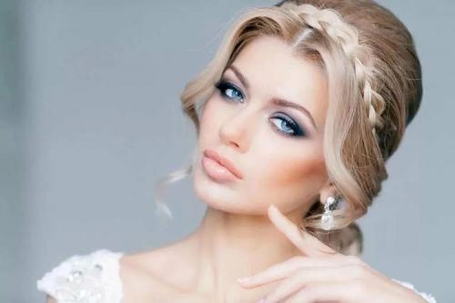 Макияж для голубых глаз на каждый день. Макияж для голубых глаз: пошаговые уроки (60 фото)