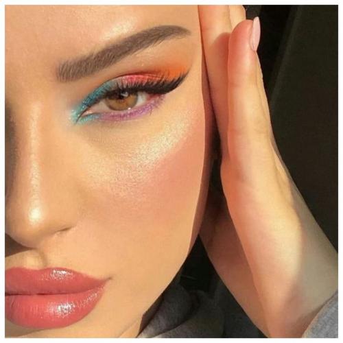 Вечерний макияж со стрелками пошагово. Стрелки на глазах: обзор трендов