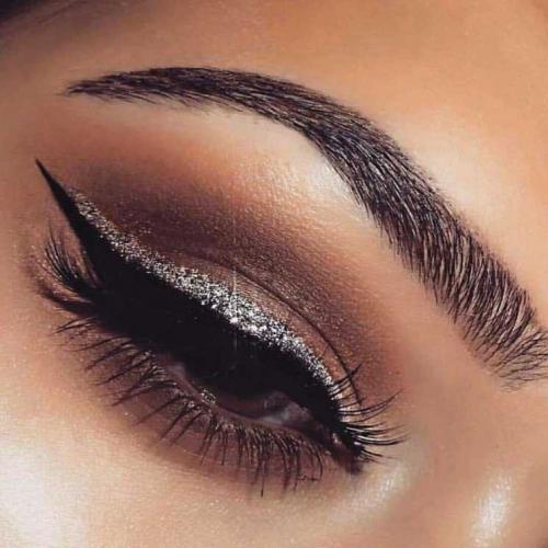 Необычный макияж со стрелками. Макияж со стрелками: типы, правила, пошаговое описание особенностей нанесения (120 фото и видео)