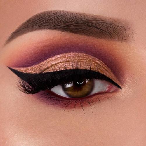 Вечерний макияж со стрелками для карих. Со стрелками