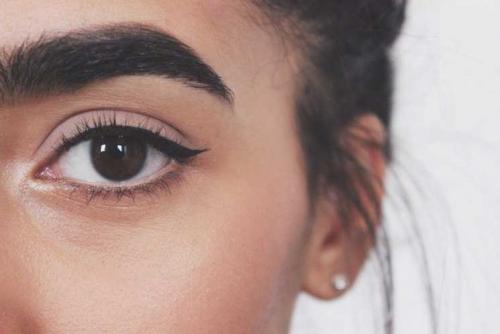 Необычный макияж со стрелками. Макияж со стрелками: типы, правила, пошаговое описание особенностей нанесения (120 фото и видео)