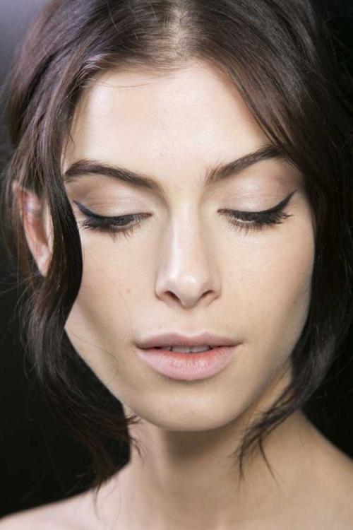 Необычный макияж со стрелками. Макияж со стрелками: типы, правила, пошаговое описание особенностей нанесения (120 фото и видео)