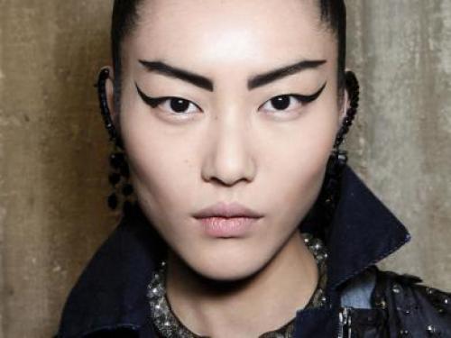 Нежный макияж со стрелками. Как рисовать стрелки? Бьюти-шпаргалка