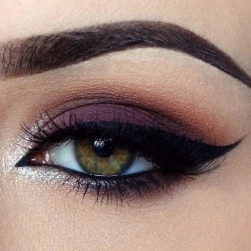 Макияж для зеленых глаз и темных волос. Макияж глаз для темноволосых девушек с зелеными глазами