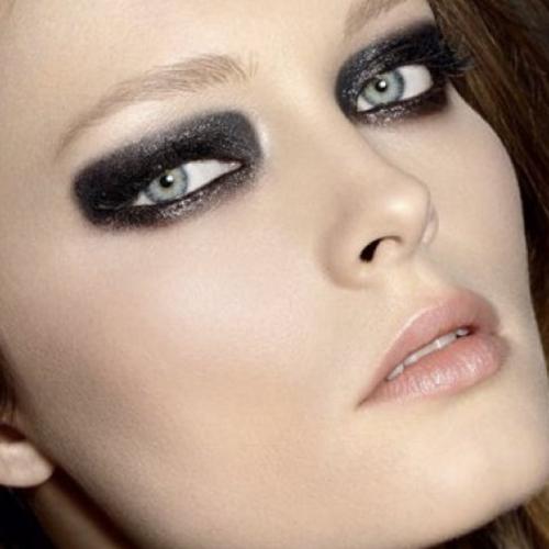 Привлекательный макияж для черных глаз. Черный макияж глаз — модные идеи, как сделать современный эффектный черный макияж глаз. 120 фото красивых сочетаний