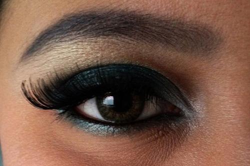 Привлекательный макияж для черных глаз. Черный макияж глаз — модные идеи, как сделать современный эффектный черный макияж глаз. 120 фото красивых сочетаний