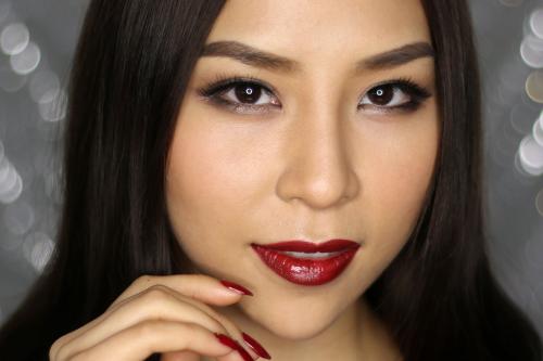 Вечерний макияж для карих глаз пошагово. Что нужно для вечернего макияжа 