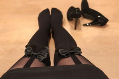 Колготки с имитацией чулков с чем носить. Содержание