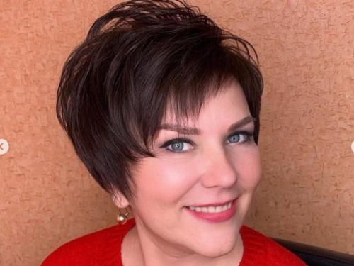 Омолаживающие стрижки для тонких волос. Стрижки, которые молодят женщину после 50 лет