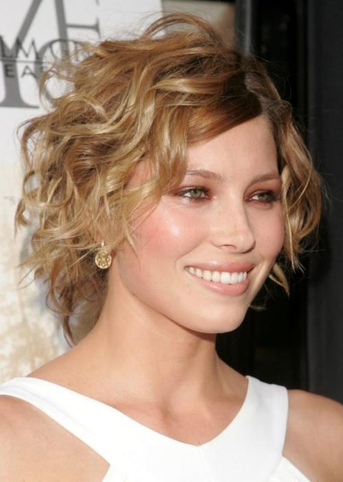 Стрижки на кудрявые волосы средней длины. (+80 фото) Стрижки на тонкие вьющиеся волосы