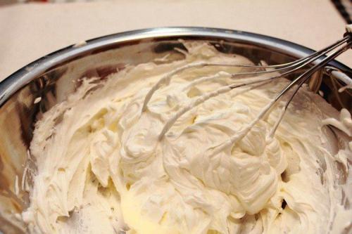 Самый простой крем для торта из молока. Крем для торта: 20 простых и вкусных рецептов