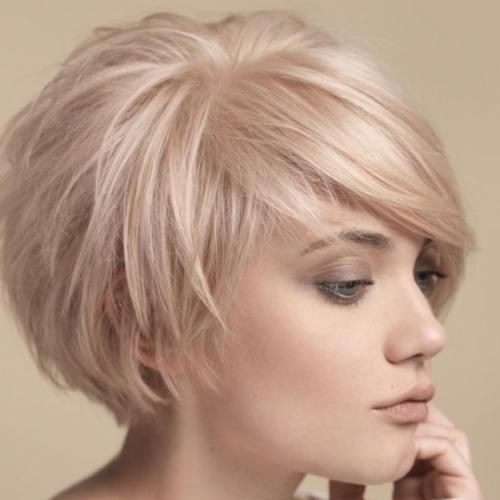 Стрижки на тонкие волосы 2023. Как подстричься, если волосы очень редкие