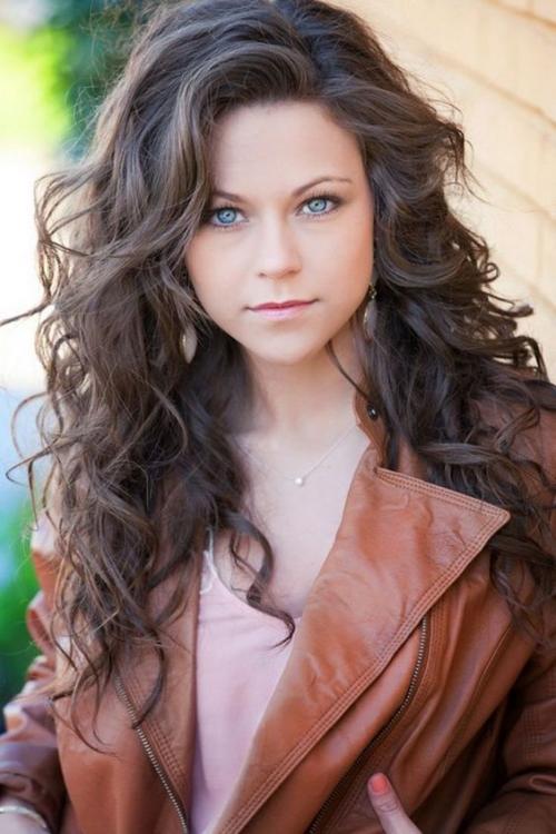 Стрижки для вьющихся волос любой длины Modna Pricha. 6 лучших стрижек для коротких вьющихся волос 05