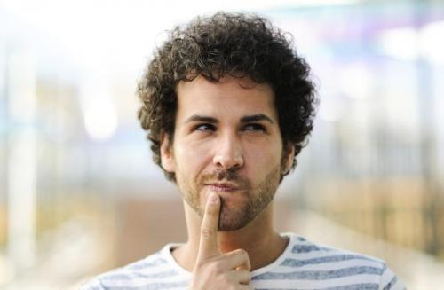 16 модных коротких стрижек на волнистые и вьющиеся волосы 14 16 модных коротких стрижек на волнистые и вьющиеся волосы 14