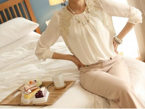 Без труда и затрат: 10 способов украсить белую блузку своими руками 13