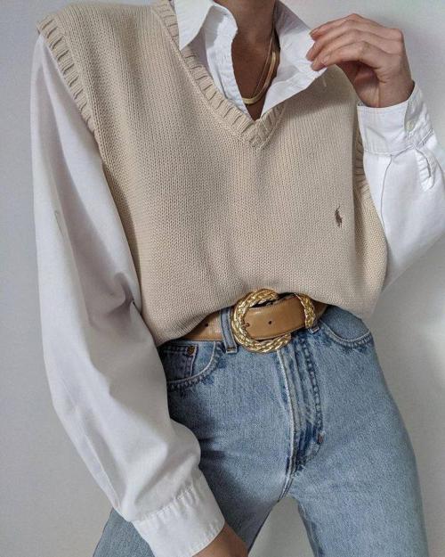 Какие аксессуары можно использовать с белой рубашкой. СПОСОБЫ НОШЕНИЯ БЕЛОЙ РУБАШКИ