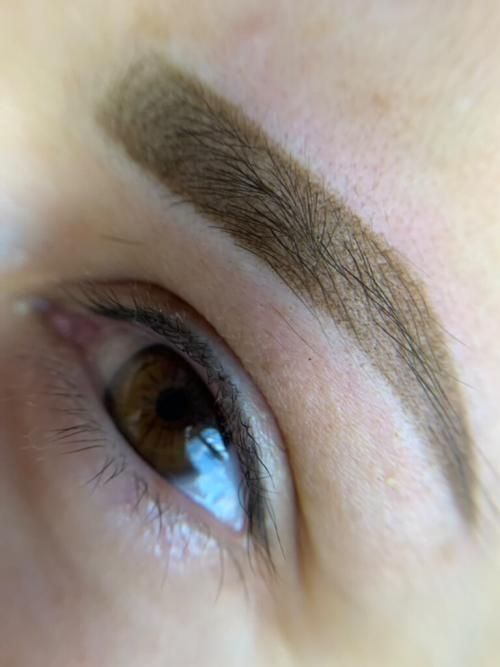 Как убрать зеленый оттенок с бровей. Красные брови. Анализ ситуации