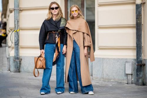 С чем носить джинсы клеш зимой. Джинсы клеш: с чем носить