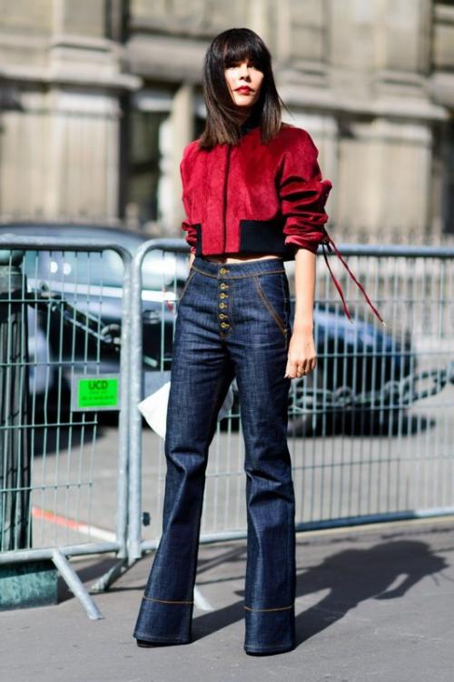 С чем носить джинсы клеш зимой. Джинсы клеш: с чем носить