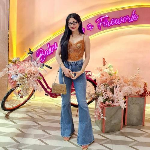 Брюки клеш от колена 2023. Модные разновидности джинсов-клеш