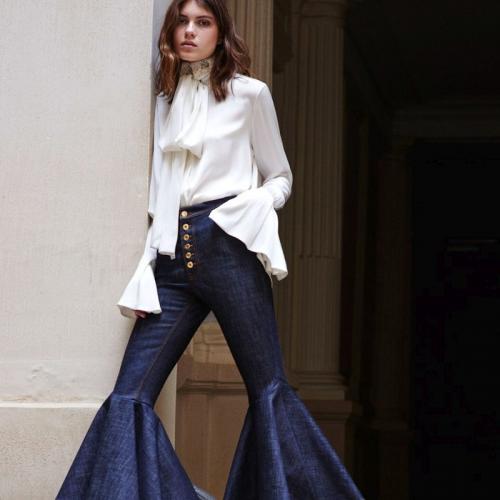 Брюки клеш от колена 2023. Модные разновидности джинсов-клеш