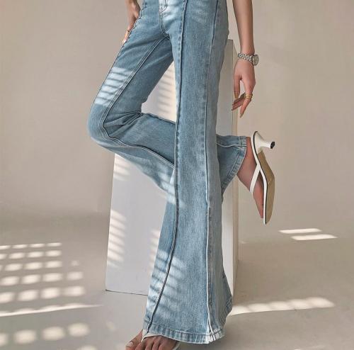 С чем носить джинсы клеш зимой. Джинсы клеш: с чем носить