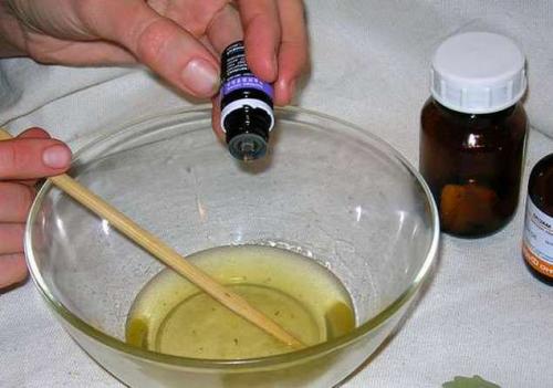 Как сделать крем для лица из масел. Как сделать омолаживающий крем для лица из масел в домашних условиях