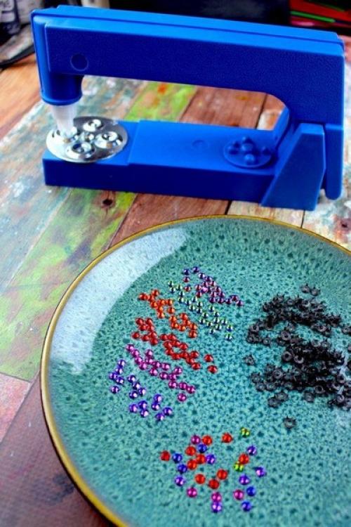 Украшаем сумки и рюкзаки стразами. Как украсить сумку стразами: пошаговый мастер-класс 02 Украшаем сумки и рюкзаки стразами. Как украсить сумку стразами: пошаговый мастер-класс 02